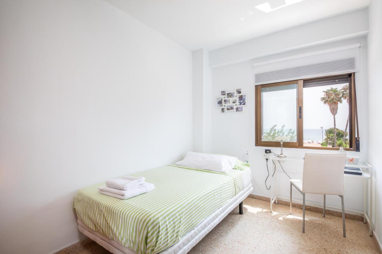Isola Beachside Apartment Valencia Eksteriør billede