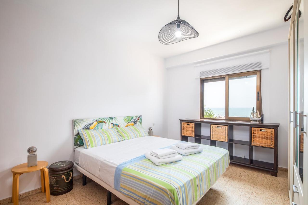 Isola Beachside Apartment Valencia Eksteriør billede