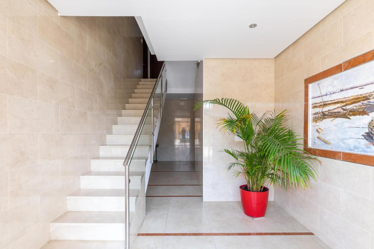 Isola Beachside Apartment Valencia Eksteriør billede